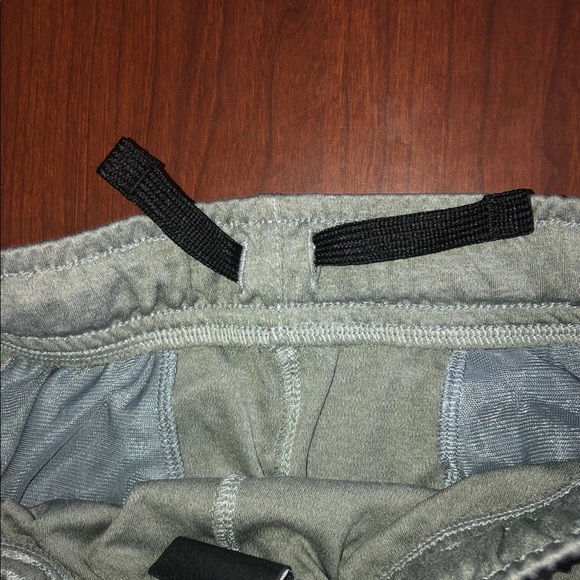 grey nike sweatpants. - Picture 6 of 6
